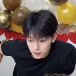나 <b>셔누</b> 왜 잘생겨보이냐