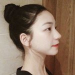 와 근데 얘 ㄹㅇ <b>귀밑턱</b>이 아예 없네