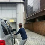 기여운 경수