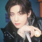 방탄 뷔 <b>보정</b> ㄹㄱㄴ 사진을 얻음