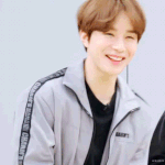 [NCT정우] 새벽에 답장으로 이 <b>세상</b>에 있는 좋은 말들 다 쓴...
