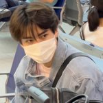 [펜타곤] <b>옌안</b>이 사진 계속 찾아보고 있는데
