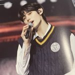 너네 본진 굿즈 나오면 다 <b>사냐</b>...
