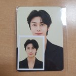 아이돌들 <b>증명</b>사진으로 굿즈내는거 어때?