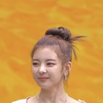 <b>리아</b> 갑자기 살이 또 훅빠진거같음