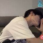 [이태용] 과몰입하게 만드네 태용인 왼쪽이니