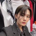 <b>시안</b> 흑발 너무 잘어울린다