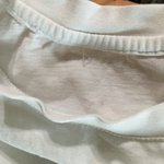 내 <b>티</b> 새로산거 동생이 입고가놓고 <b>목</b> 늘어나서 옴