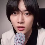 [모두드루와] 방금 브이앱에서 머리 묶은 남돌