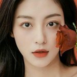 [댓글부탁해] 이사람 <b>강민아</b>랑 똑같이 생기지않음?