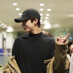 <b>이날</b> 천상 연예인 같음
