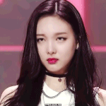 <b>나연</b>은 데뷔초가 비주얼 레전드인듯