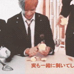 방탄 뷔 사과 <b>껍질</b> 깎기 개웃기네