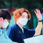 김민석 머리 뭐여