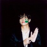 뷔 손 크기 <b>실사</b>