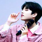 어딜 가나 <b>막냇동생</b> 같은 아이돌