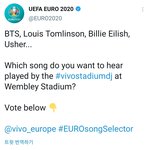 웸블리에 노래틀어주는 투표 난리다.