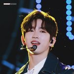 커다란 <b>곰</b> 인형 닮은 男<b>돌</b>