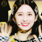 <b>나영</b>이 진짜 똥머리까지 찰떡인거 실화임?