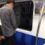 지하철에서 바지벗고 당당히 <b>소변</b>을…난리난 경의중앙선 목격담