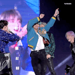 [방탄소년단] 뒤에 김석찌 <b>주목</b>ㅋㅋㅋㅋㅋㅋㅋㅋㅋㅋ