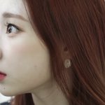 <b>채령</b> 코 조카 높음 ㄷㄷ