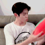 [NCT즌] 툥 <b>입술</b> 내밀고