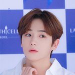 근데 현재는 되게 예쁘게 생기지 않음?