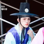 딱히 아이라인 그릴 필요 없을 남돌
