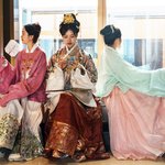 보그매거진에 올라온 <b>한</b><b>푸</b>의상