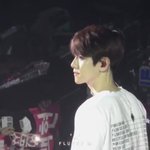 변백현은 후앵무앵하게 생긴 애들 중에 젤 <b>뚜렷</b>해