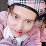 [펜타곤] <b>우석</b>이 투표하자