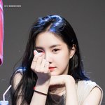 직찍에서도 향기 날 것 같은 <b>여</b><b>돌</b>