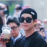 이 짤 존1나 힙한 카페 사장님 같음