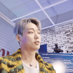 [아이콘] 이거 들고 있는 거 웃겨ㅋㅋ
