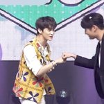 [NCT즌] 재정님이랑 <b>인사</b>하네