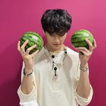 [NCT즌] 수박 <b>작고</b> 귀엽다..