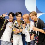 [NCT즌] 박지성 단체사진 <b>졸라</b> 귀여워