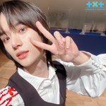 [TXT] 이건 대체 뭘 보여주기 위한 <b>셀카</b>일까