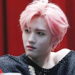 [펜타곤] 얘드라 옌안이 어깨쪽에