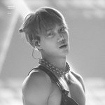 독보적인 아우라 섞인 아이돌 <b>자태</b>