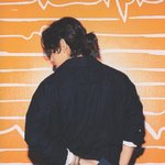 와 <b>뷔</b> 등짝 봐