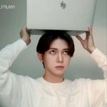 [에이티즈] 강<b>여상</b> 머리에 뭐 올리는 거