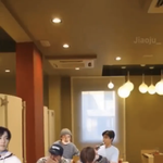 [<b>군대</b>] 코로나 땜에 2인씩 밥먹는 방탄