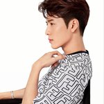 청순 컨셉도 궁금한 <b>화려</b>한 男돌
