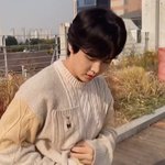 오빠 니트 어디꺼에요??? ..아 이거??