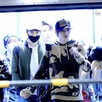 [NCT즌] 이 <b>사진</b> <b>손</b> 잡고 있는