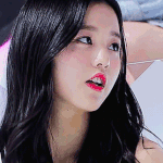 장원영은 <b>쿨톤</b>이라 흑발이 젤 예쁜듯