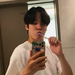 [에이티즈] 윤호 폰<b>케이스</b>도 완전 귀여웡ㅜㅜ