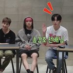 [더보이즈] 선우 <b>핫핑크</b> 개잘어울리네